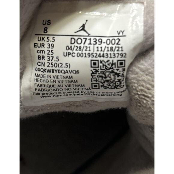 Nike Women’s Air Jordan 1 Size 8 Mid SE Particle Gray DO7139‑002 Rare Vintage - Picture 8 of 8